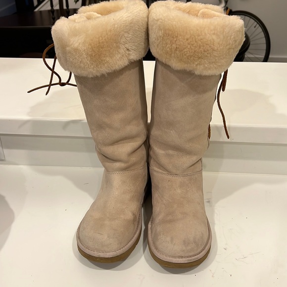 Ugg Boots - Picture 1 of 4